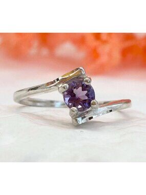 Purple Amethyst Solitaire Gemstone Bypass Sterling Silver 925 Vintage Ring sz 8